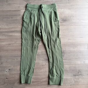 Lululemon Ready to Rulu High-Rise Jogger Crop - Green Twill - size 4